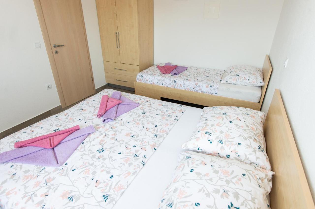 Apartments Villa Monique Rogoznica  Bagian luar foto