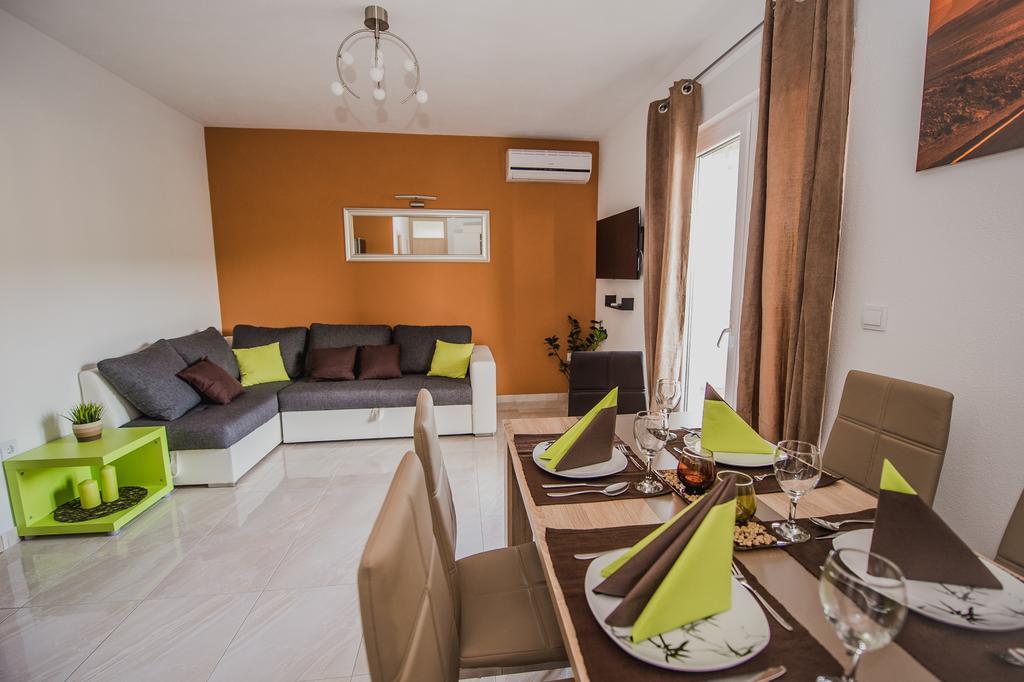 Apartments Villa Monique Rogoznica  Ruang foto